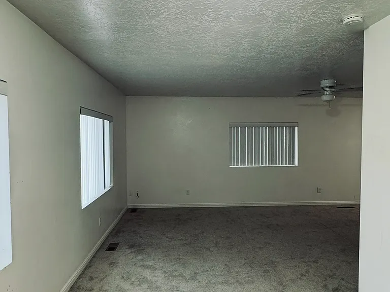 684 N 1060 E — Photo 14