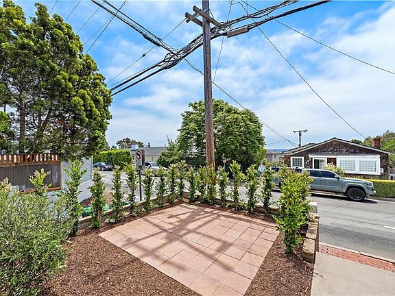 3rd image of 484 Monterey Dr