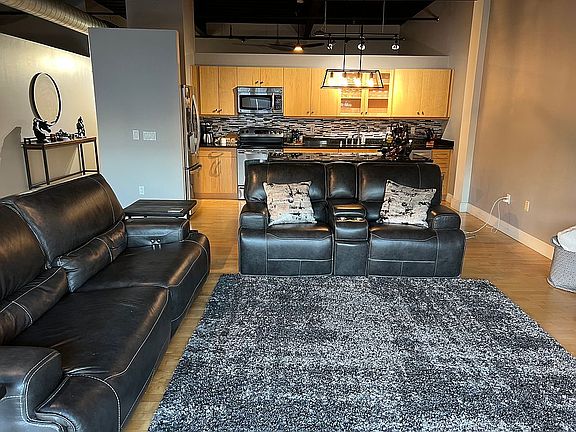 5th image of 350 E Short St #230