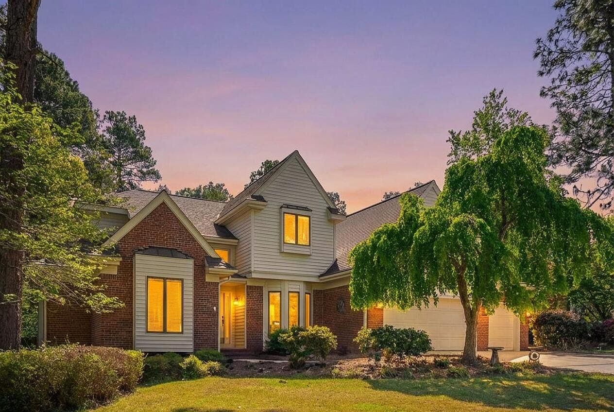 205 Red Oak Ln