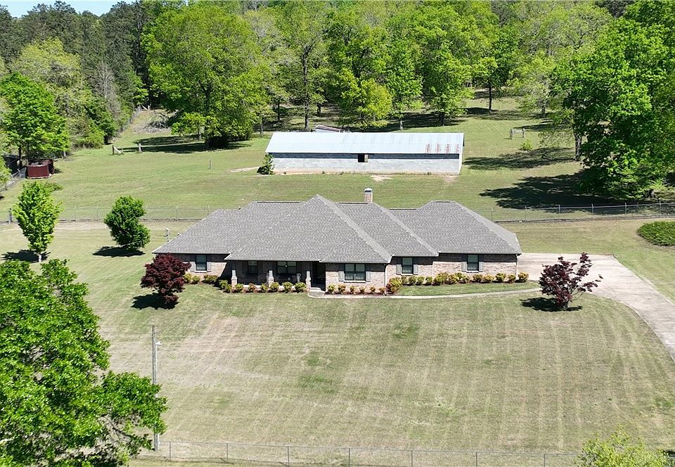 1st image of 415 Lee Road 600