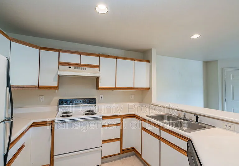 33 S Boulder Cir #209 — Photo 7