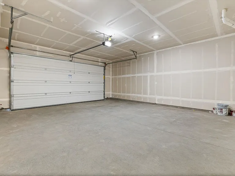 1845 N Black Cyprus Ave — Photo 28