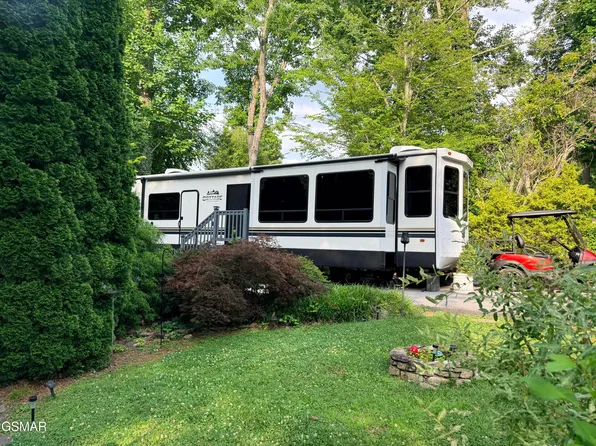 4229 E Pkwy Lot 110, Gatlinburg, TN 37738