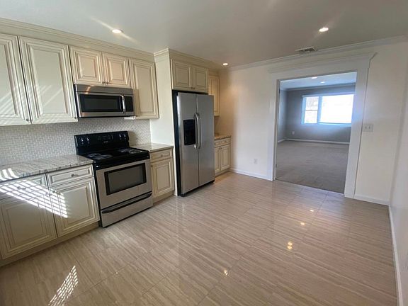 2nd image of 3 1/2 Seitz Ln APT 2