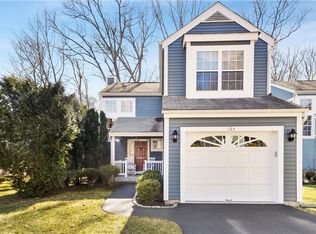 164 Hitching Post Ln, Yorktown Heights, NY 10598