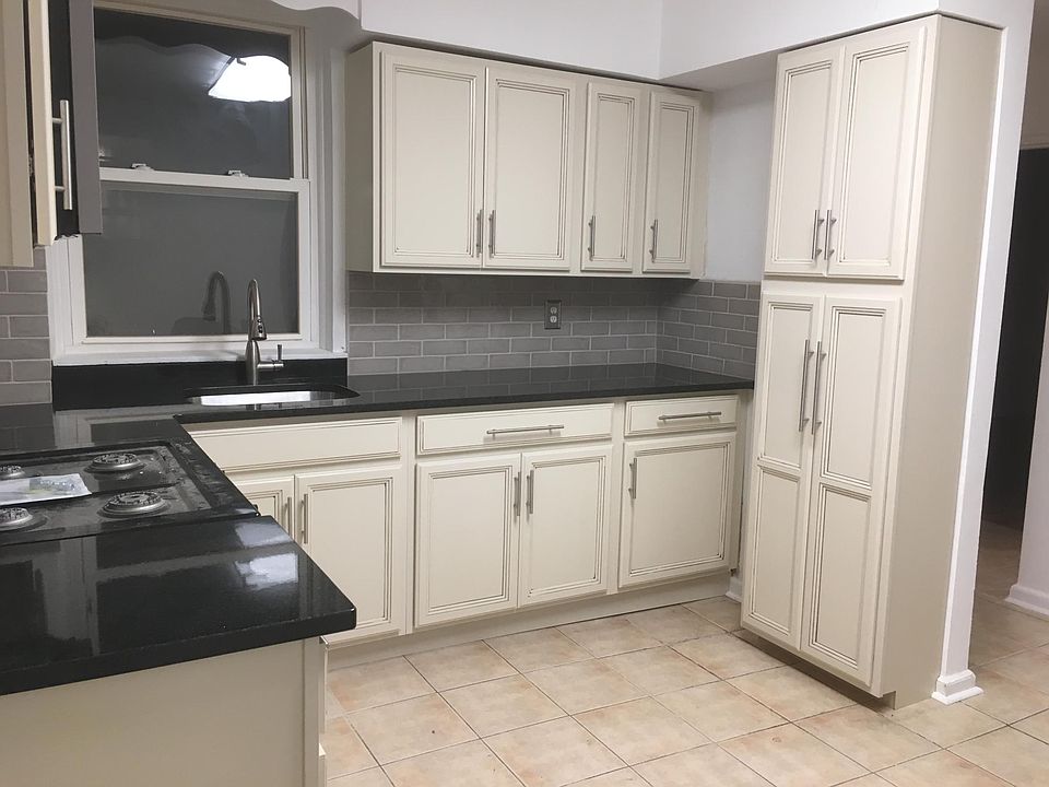 1st image of 5620 Avenue N #2