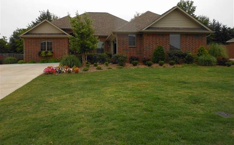 1st image of 431 Meadowridge Cir