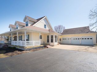 7992 Pennfield Rd, Battle Creek, MI 49017