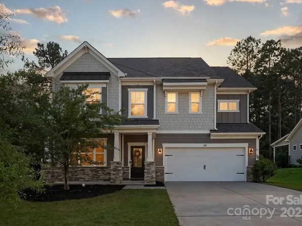 240 Falls Cove Dr, Troutman, NC 28166