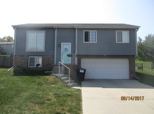 1133 Rawhide Rd, Papillion, NE 68046