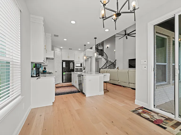 10609 Grayhead Dr — Photo 9