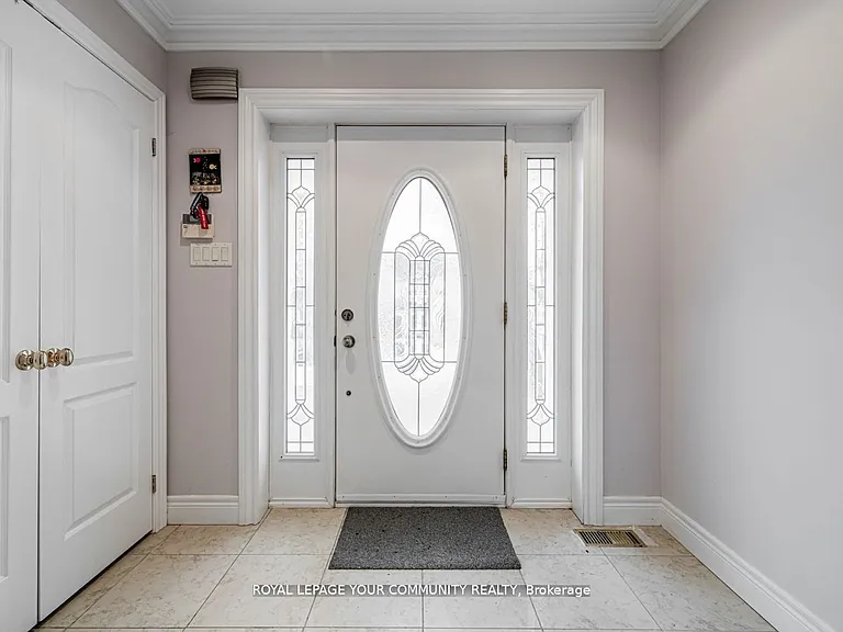 9 Robson Pl E — Photo 4