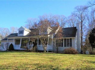 28 Parkwood Dr, Kingston, RI 02881