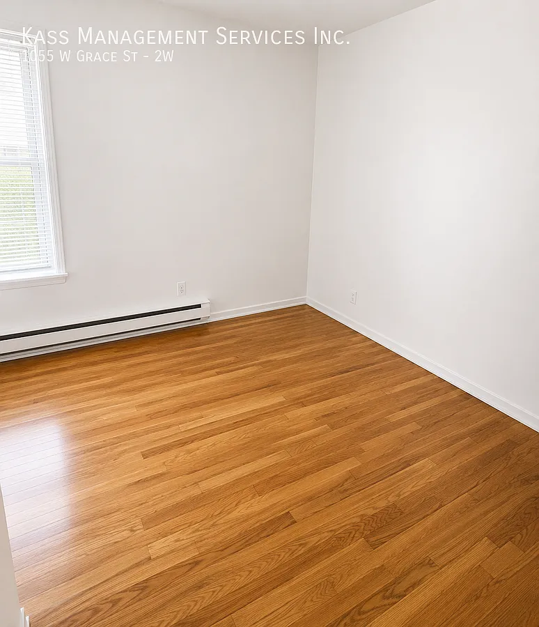 Charming 3 bed 1 bath Apartment Steps from Wrigley — Photo 4