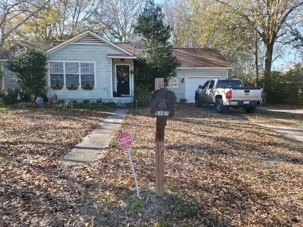 5107 Myrtle St, Moss Point, MS 39563