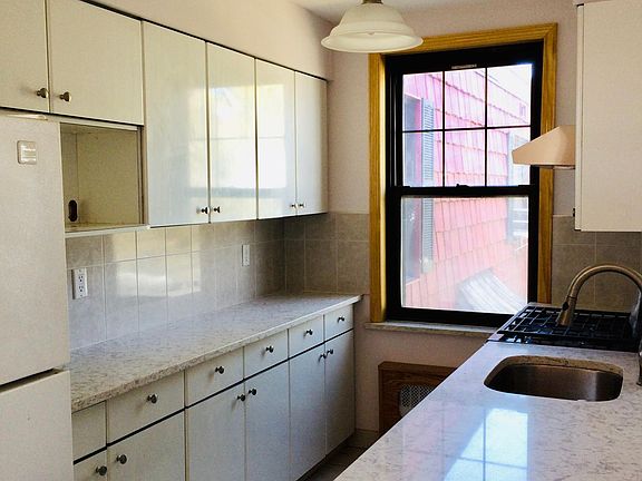 5th image of 134-10 Jewel Ave 2-fl B