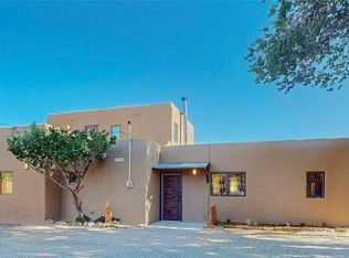 105 Caminito Montano, Santa Fe, NM 87501