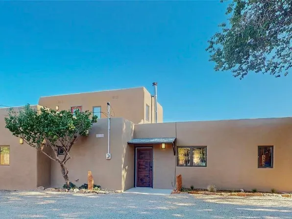 105 Caminito Montano, Santa Fe, NM 87501