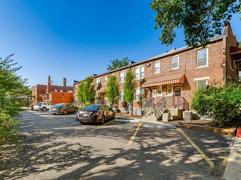 526 S Drexel Ave — Photo 1