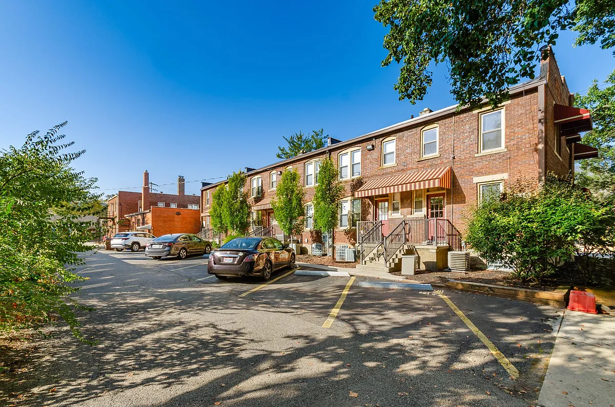 Building Photo - 524-534 S Drexel Ave