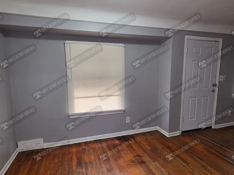 12217 Plainview Ave — Photo 7