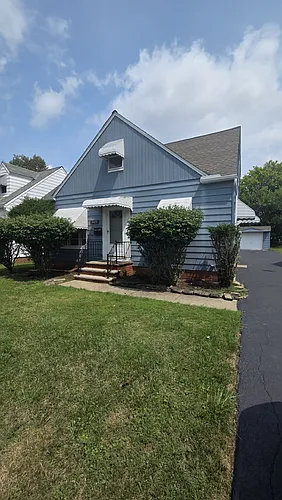 5469 Thomas St Photo 1