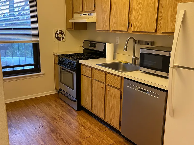 38 Sandra Cir #C1 — Photo 13
