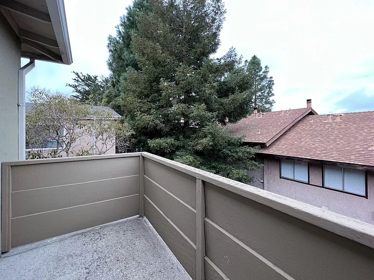 Laurel Heights — Photo 6