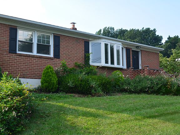 2nd image of 3005 Chelmsford Ln