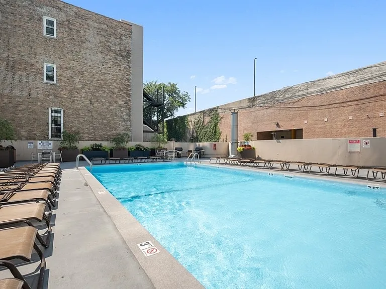 1660 N La Salle Dr #3206 — Photo 25