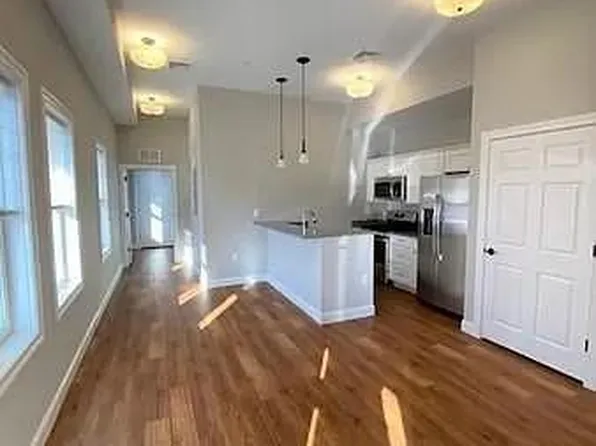 725 Main St #1, Tewksbury, MA 01876