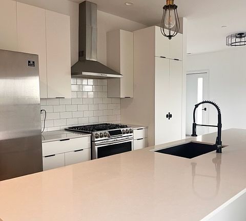 5th image of 6607 North Ave Unit 3