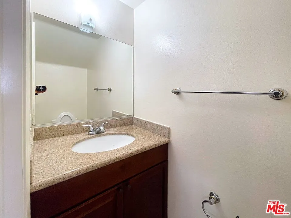 3 bed, 3.5 bath, $3,750 — Photo 2