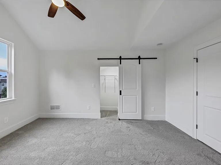212 S Broad St SW — Photo 36