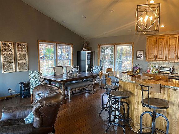 Dining nook/bfast bar