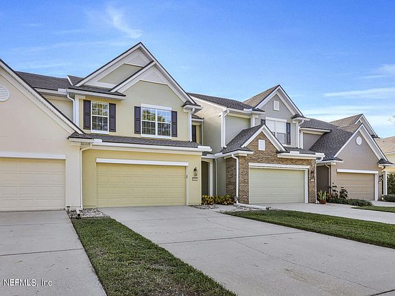 3rd image of 6428 AUTUMN BERRY Circle
