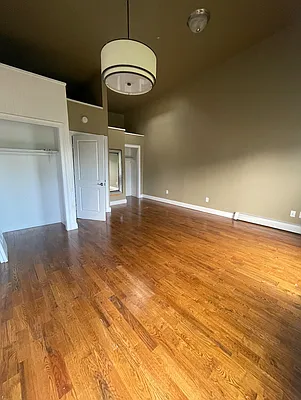 Rented by Ariel Property Advisors | media 5