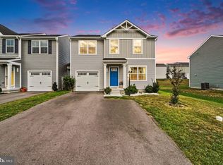 768 Raeann Dr, Greencastle, PA 17225