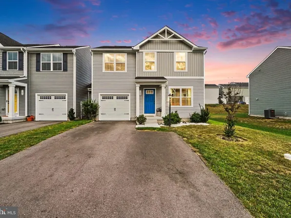768 Raeann Dr, Greencastle, PA 17225