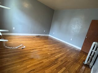15 Ashton St APT 1, Dorchester Center, MA 02124