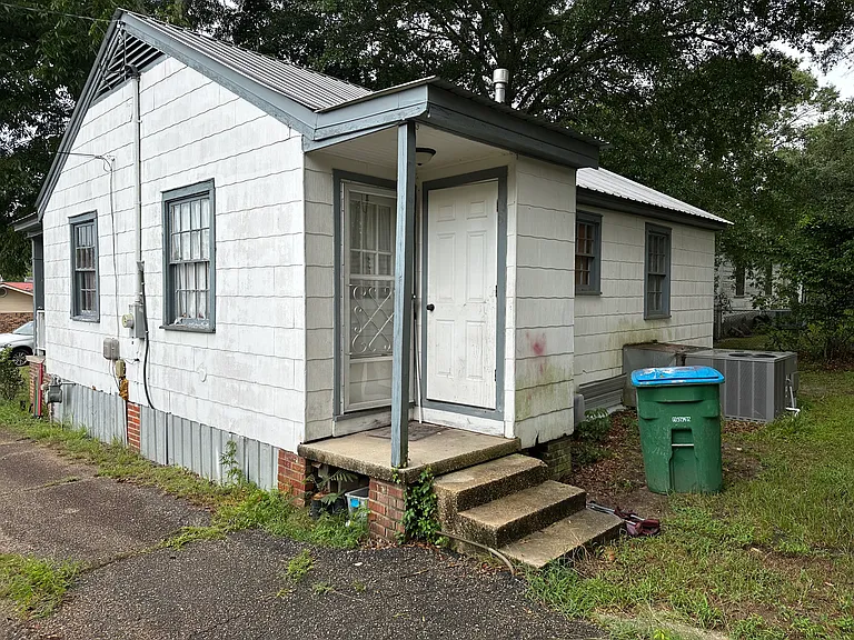 122 Old Corinth Rd — Photo 2