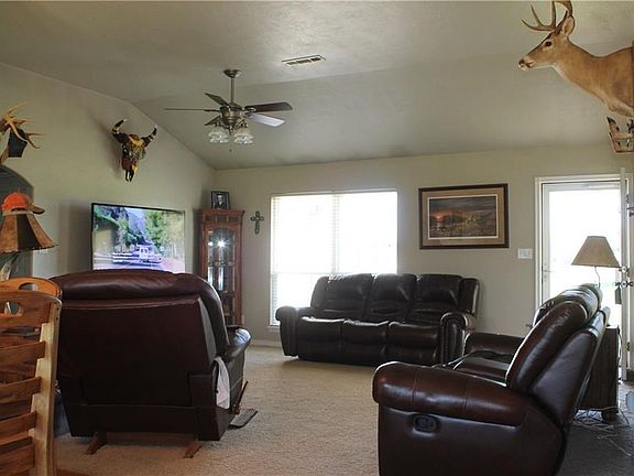 3rd image of 44905 Nan Katherine Ln
