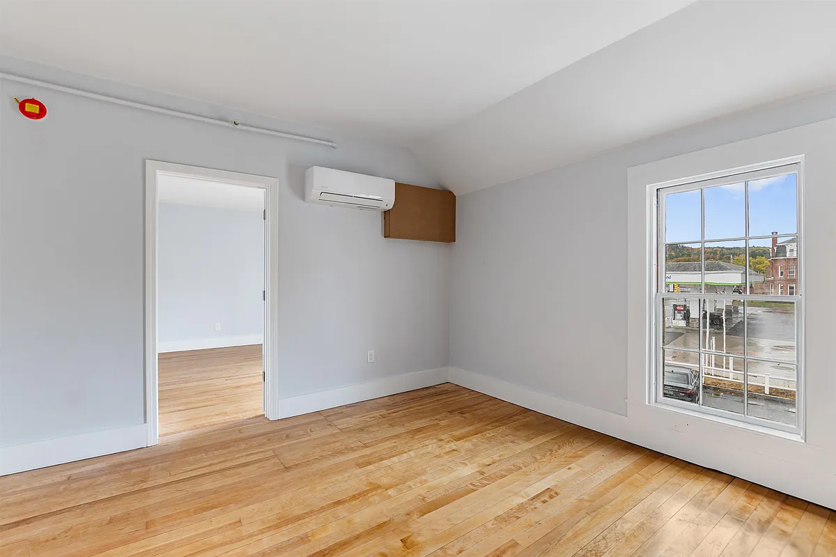 Building Photo - 109 Pleasant St #202