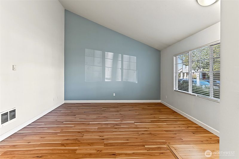3rd image of 6609 Indiana Street SE