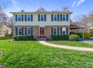 2016 Hoover Ln, Alexandria, VA 22308