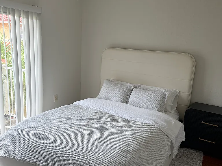 2082 NE 167th St #3 — Photo 22
