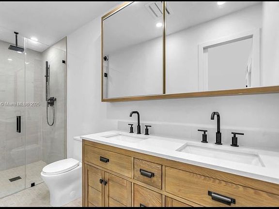 4th image of 4481 SW 34th Ter