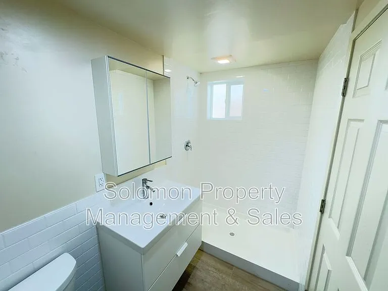 513-2 N Ditmar St — Photo 6