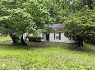 425 Rockingham Ln, Woodstock, GA 30189